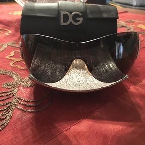 Dolce Gabbana woman sunglasses with case